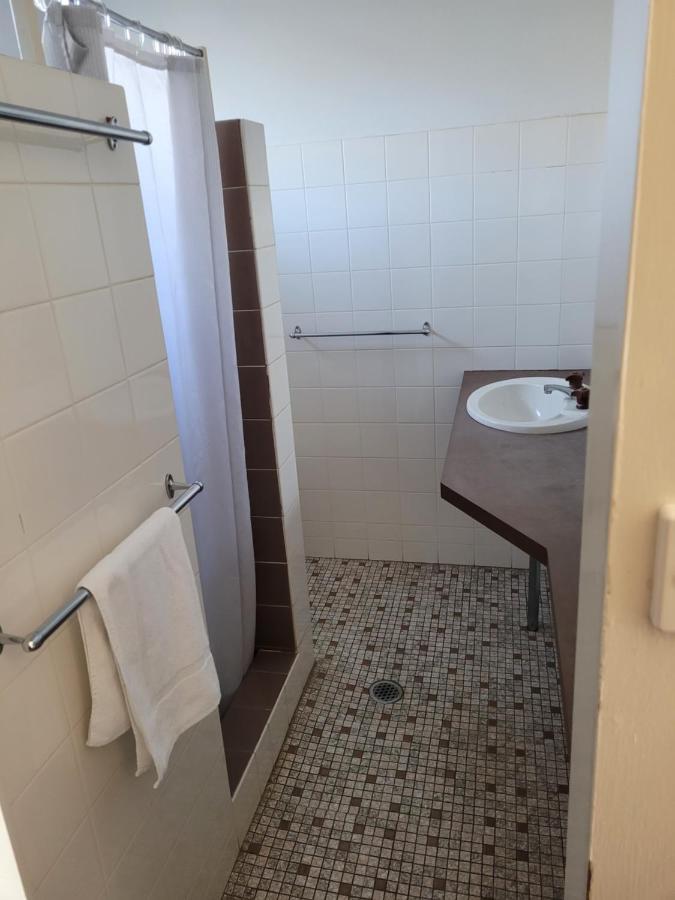 Palm And Pawn Motor Inn Wagga Wagga Kültér fotó